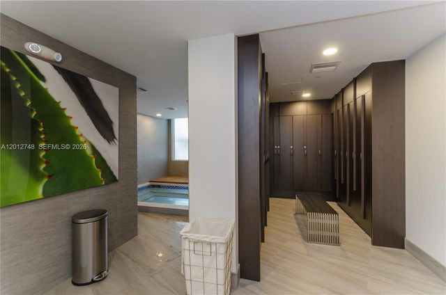 20281 E Country Club Dr PH14, Aventura, FL 33180