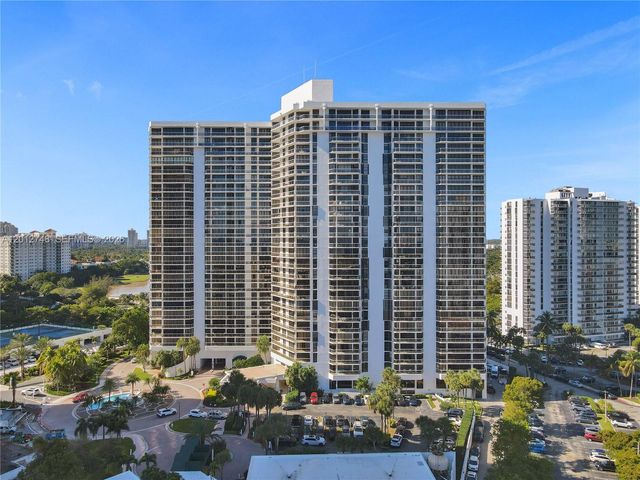 20281 E Country Club Dr PH14, Aventura, FL 33180