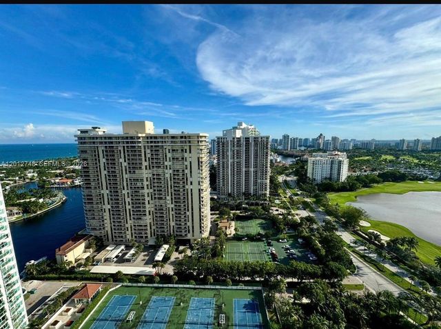 20281 E Country Club Dr PH14, Aventura, FL 33180