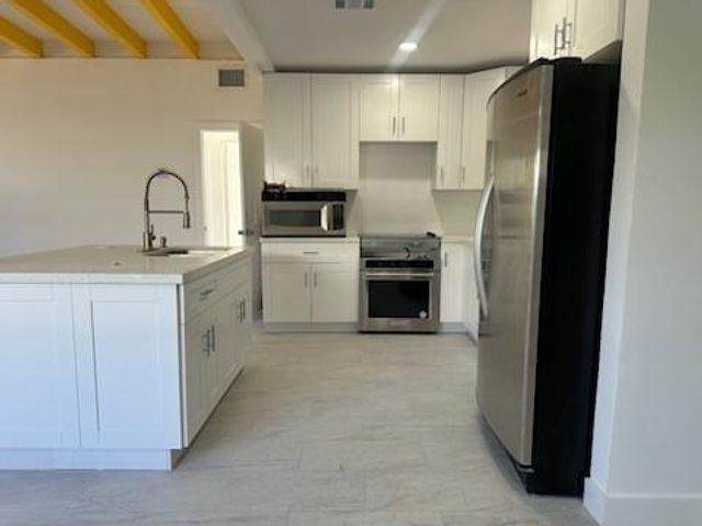 821 N B St, Lake Worth Beach, FL 33460