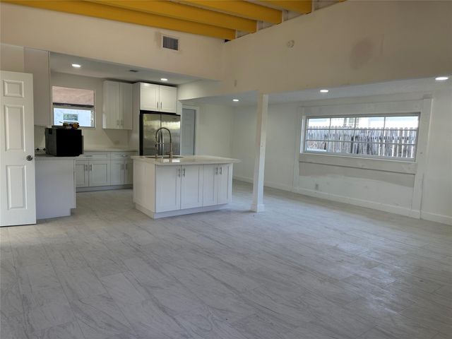 821 N B St, Lake Worth Beach, FL 33460