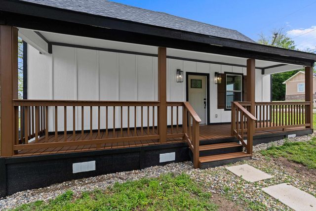 106 Maulding St., Marshall, TX 75670