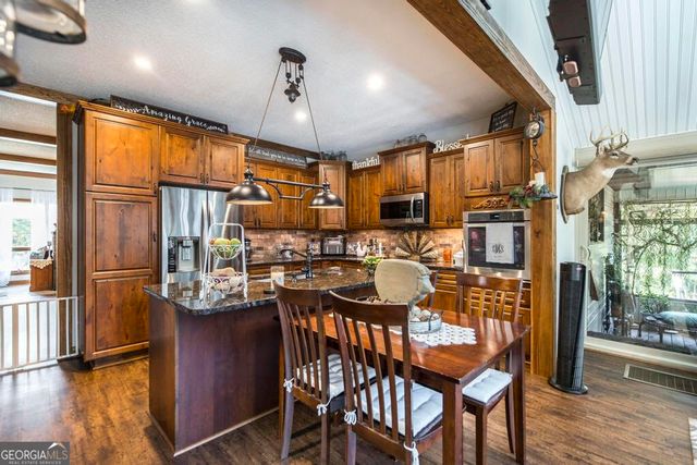 551 Felton Wood Road, Byron, GA 31008