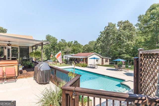 551 Felton Wood Road, Byron, GA 31008