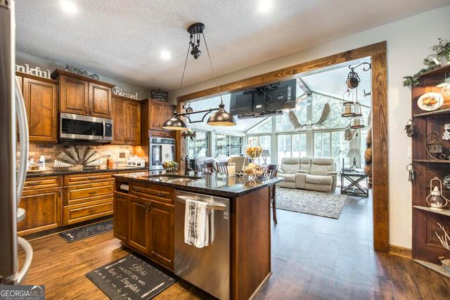 551 Felton Wood Road, Byron, GA 31008