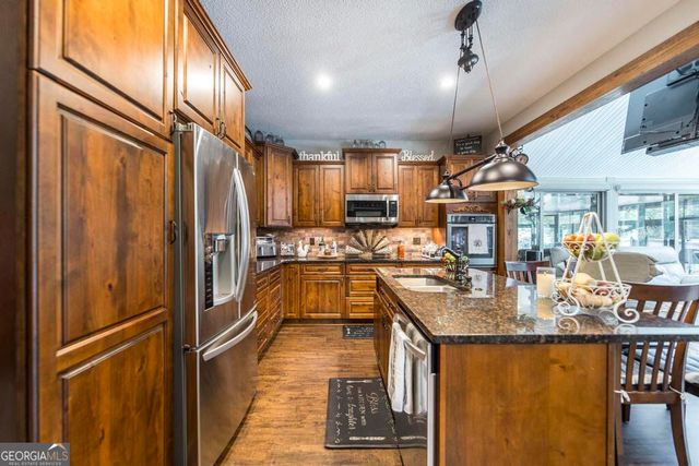 551 Felton Wood Road, Byron, GA 31008