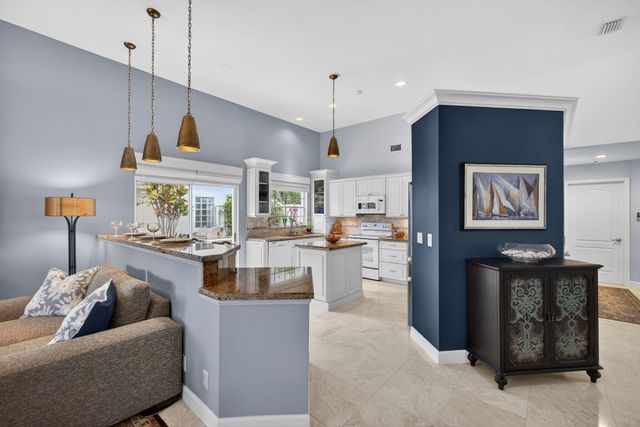 108 Eagleton Lane, Palm Beach Gardens, FL 33418