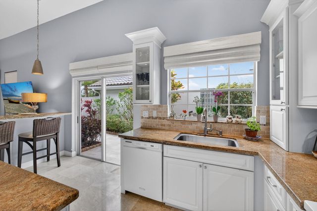 108 Eagleton Lane, Palm Beach Gardens, FL 33418