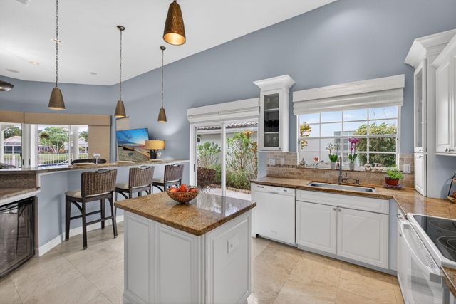 108 Eagleton Lane, Palm Beach Gardens, FL 33418