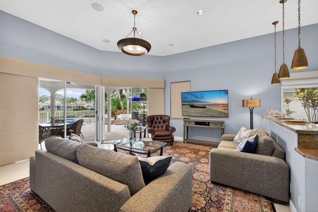 108 Eagleton Lane, Palm Beach Gardens, FL 33418