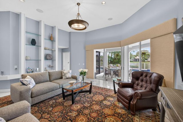 108 Eagleton Lane, Palm Beach Gardens, FL 33418