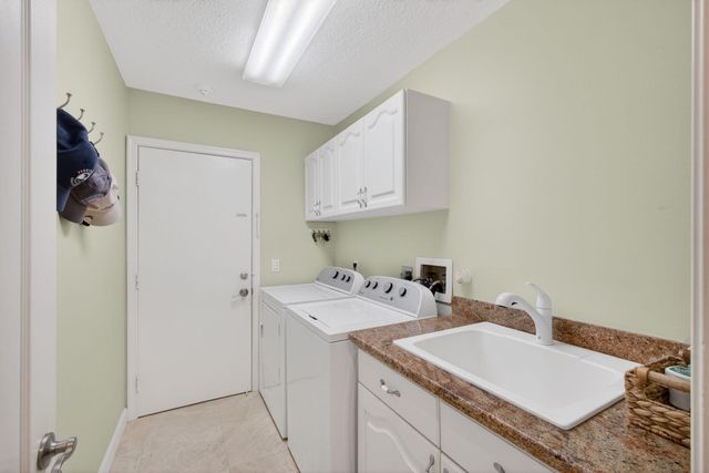 108 Eagleton Lane, Palm Beach Gardens, FL 33418