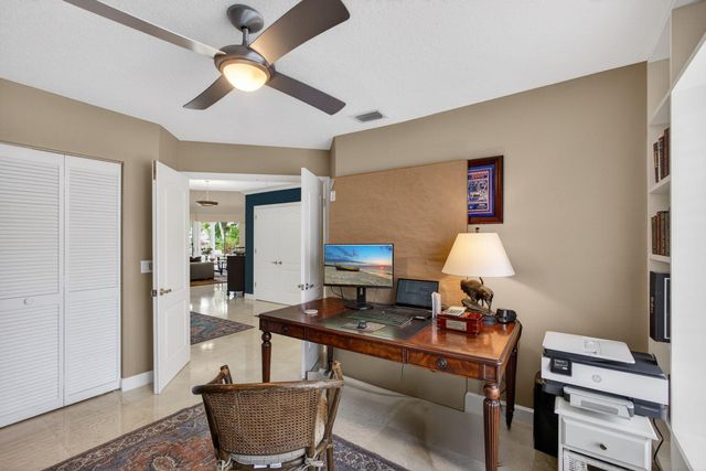 108 Eagleton Lane, Palm Beach Gardens, FL 33418