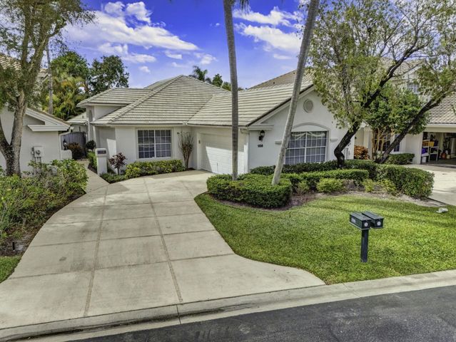 108 Eagleton Lane, Palm Beach Gardens, FL 33418
