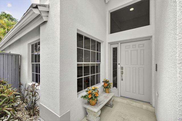 108 Eagleton Lane, Palm Beach Gardens, FL 33418