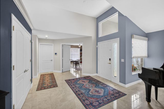 108 Eagleton Lane, Palm Beach Gardens, FL 33418