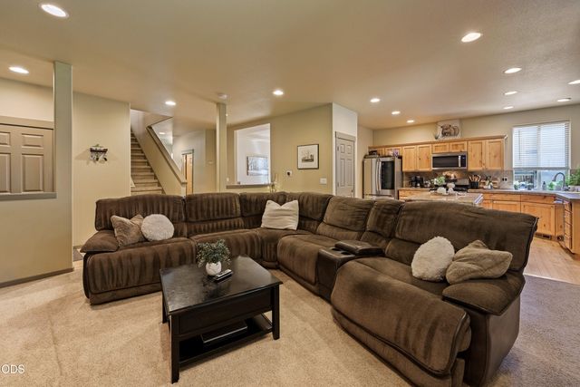 21183 Ritz Place, Bend, OR 97702