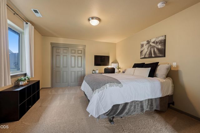 21183 Ritz Place, Bend, OR 97702
