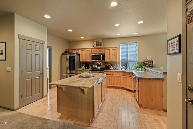 21183 Ritz Place, Bend, OR 97702