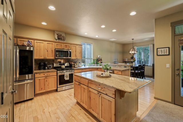 21183 Ritz Place, Bend, OR 97702