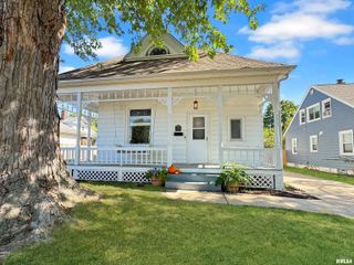 205 S HIGH Street, Washington, IL 61571