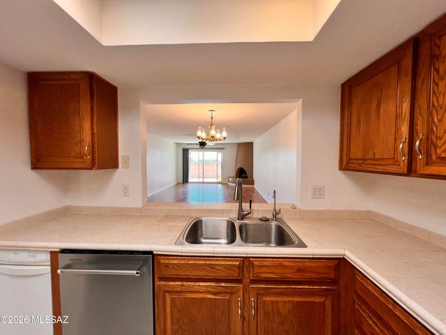 5526 N Arroyo Grande Drive, Tucson, AZ 85718