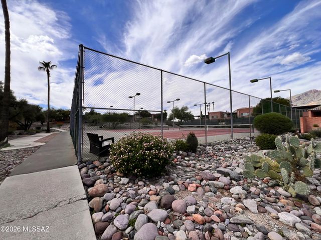 5526 N Arroyo Grande Drive, Tucson, AZ 85718