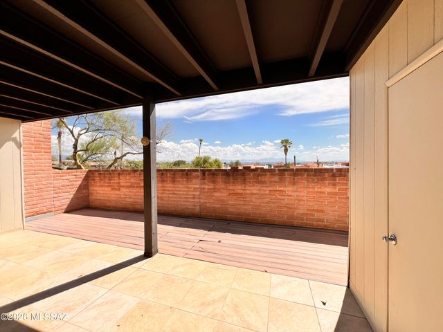 5526 N Arroyo Grande Drive, Tucson, AZ 85718