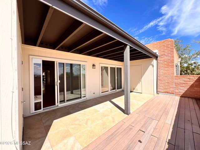 5526 N Arroyo Grande Drive, Tucson, AZ 85718