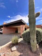 5526 N Arroyo Grande Drive, Tucson, AZ 85718