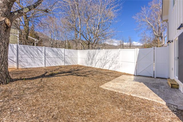 7 Mountain View Avenue, Black Mountain, NC 28711
