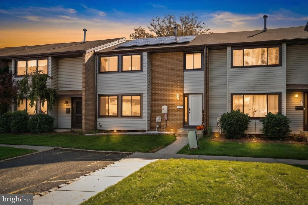 9 TWIN RIVERS DR N, HIGHTSTOWN, NJ 08520 — exterior