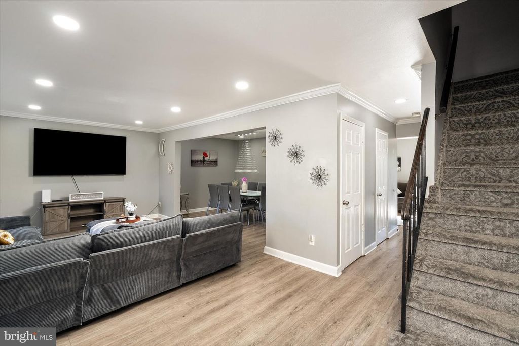 9 TWIN RIVERS DR N, HIGHTSTOWN, NJ 08520 — photo 3