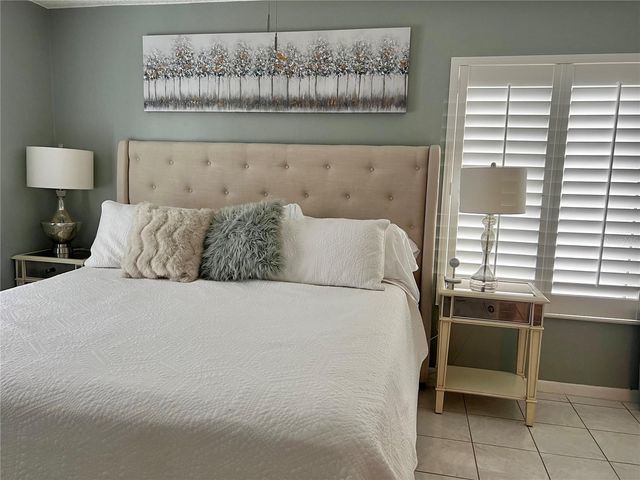 1151 PINE RIDGE CIRCLE W G2, Tarpon Springs, FL 34688