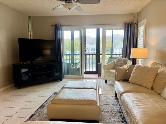 1151 PINE RIDGE CIRCLE W G2, Tarpon Springs, FL 34688