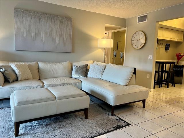 1151 PINE RIDGE CIRCLE W G2, Tarpon Springs, FL 34688