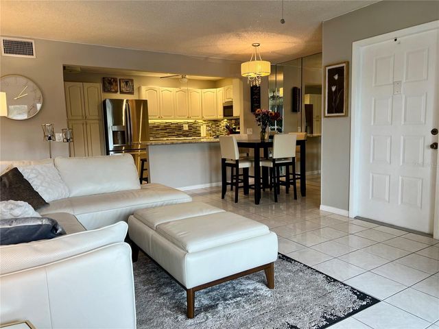 1151 PINE RIDGE CIRCLE W G2, Tarpon Springs, FL 34688