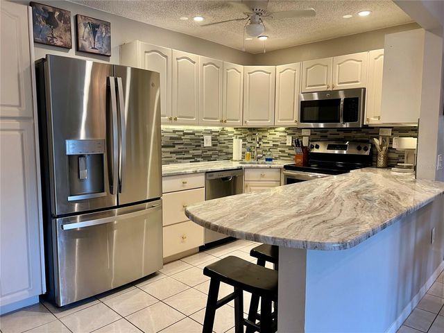 1151 PINE RIDGE CIRCLE W G2, Tarpon Springs, FL 34688
