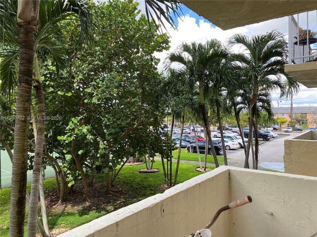 4550 NW 9th St 215E, Miami, FL 33126