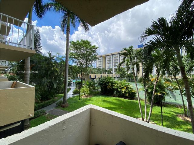 4550 NW 9th St 215E, Miami, FL 33126