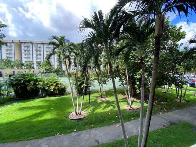 4550 NW 9th St 215E, Miami, FL 33126