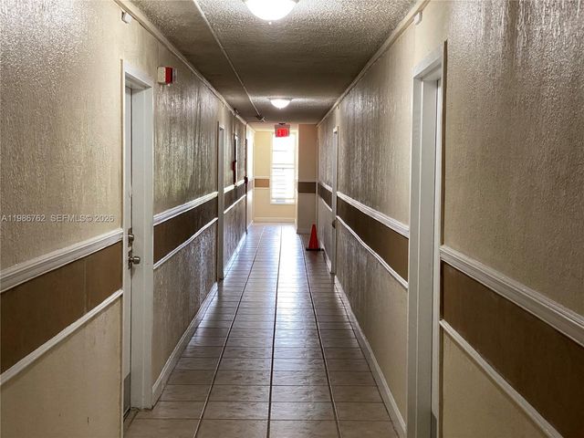 4550 NW 9th St 215E, Miami, FL 33126