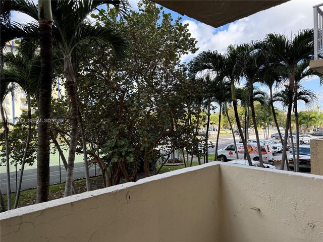 4550 NW 9th St 215E, Miami, FL 33126