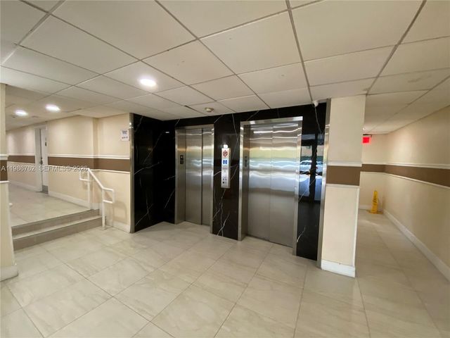 4550 NW 9th St 215E, Miami, FL 33126