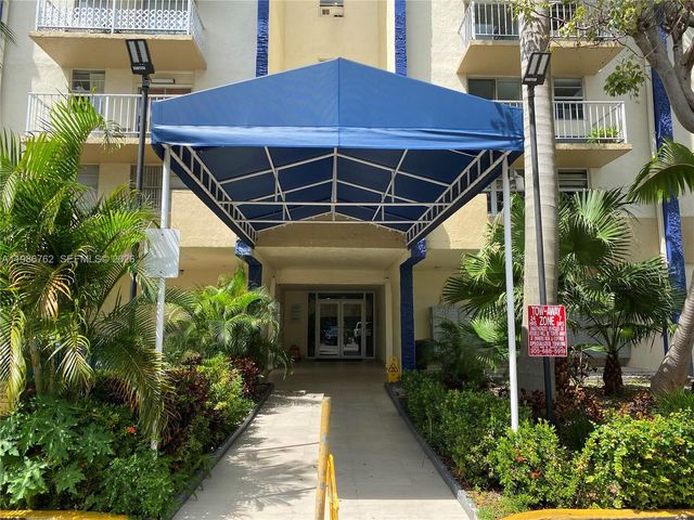 4550 NW 9th St 215E, Miami, FL 33126