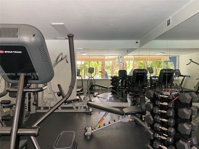 4550 NW 9th St 215E, Miami, FL 33126