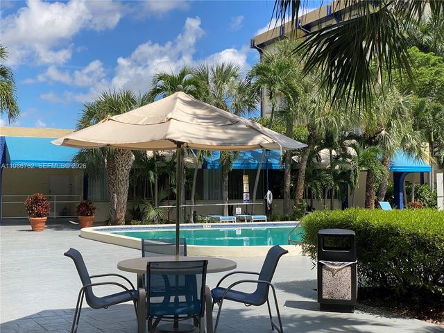 4550 NW 9th St 215E, Miami, FL 33126