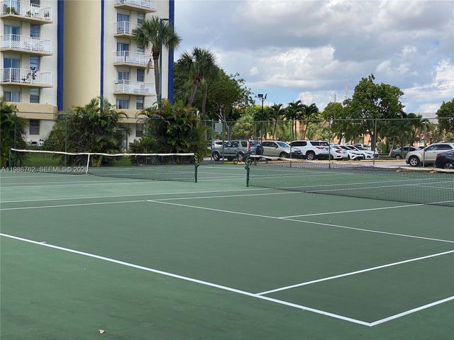 4550 NW 9th St 215E, Miami, FL 33126