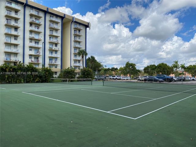 4550 NW 9th St 215E, Miami, FL 33126