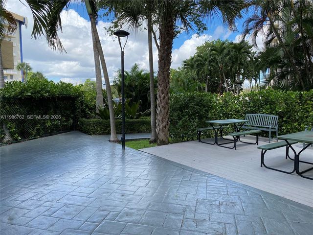 4550 NW 9th St 215E, Miami, FL 33126